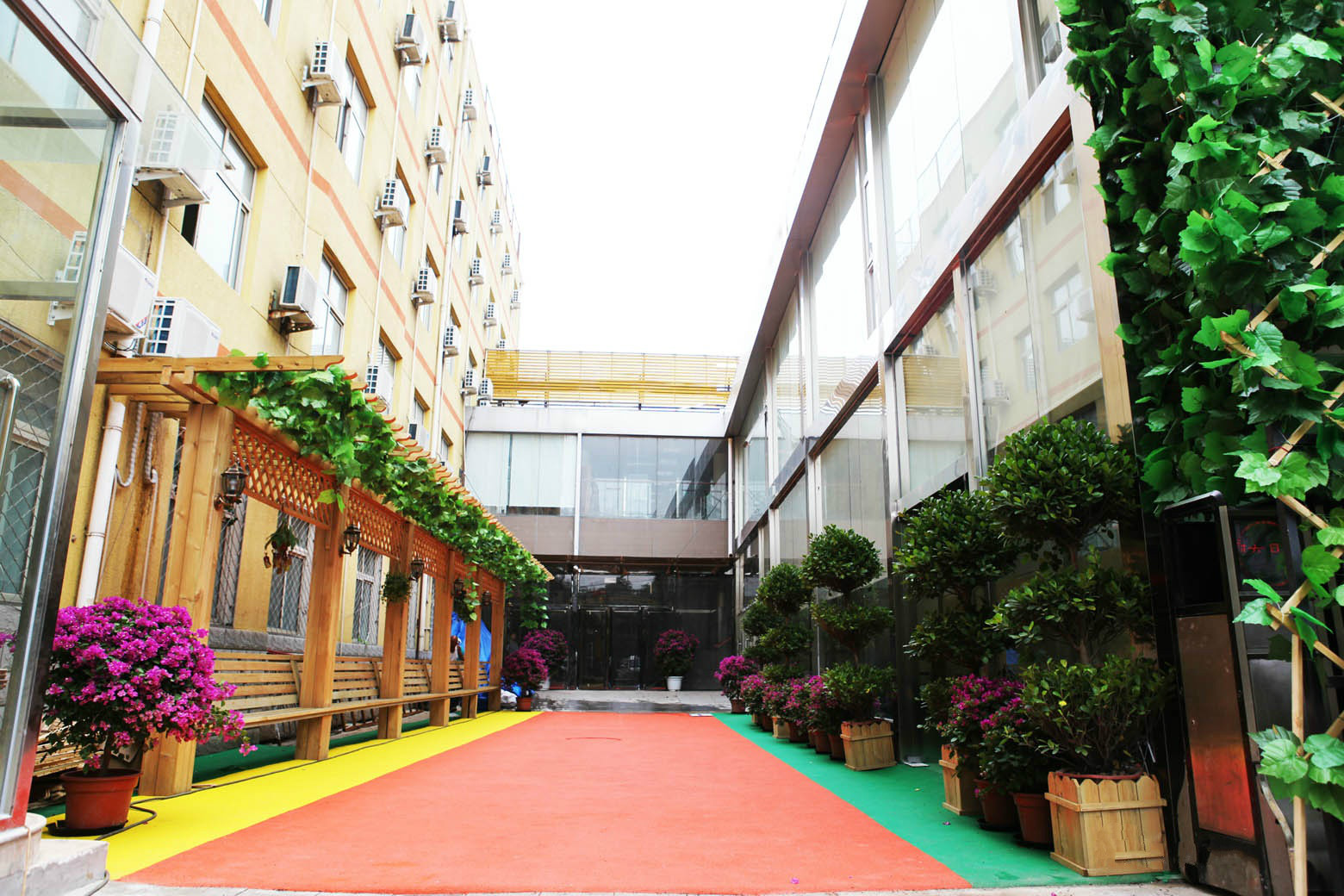 北京市豐臺區(qū)東鐵匠營街道光彩養(yǎng)老照料中心