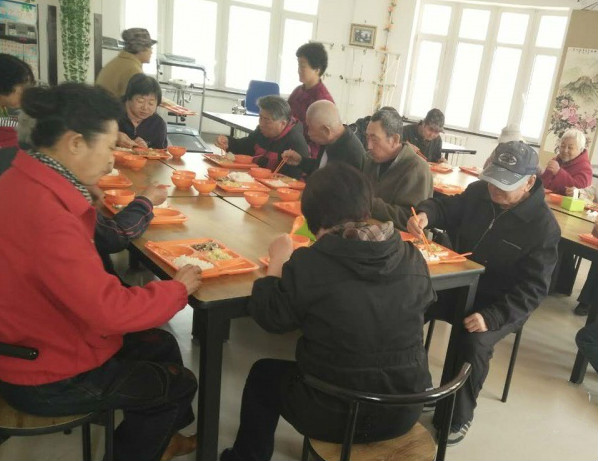 陽(yáng)光致護(hù)日間照料店紅凌店