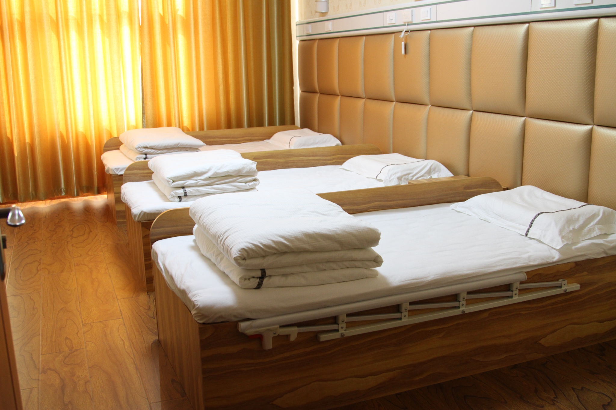 鑫夕陽溫泉康復(fù)養(yǎng)老院