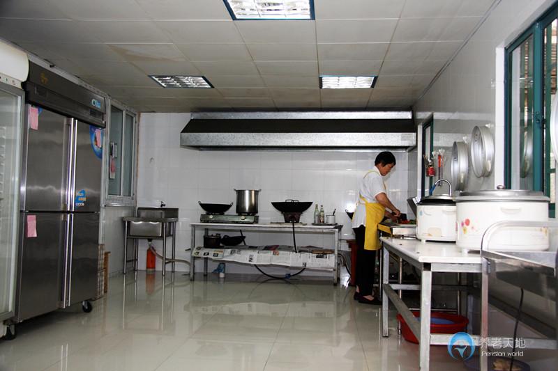 南京市鼓樓區(qū)湖南路銀杏樹(shù)老年人服務(wù)中心