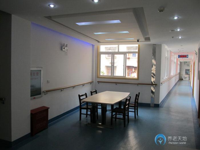 江漢區(qū)富豪社區(qū)舒美養(yǎng)老院