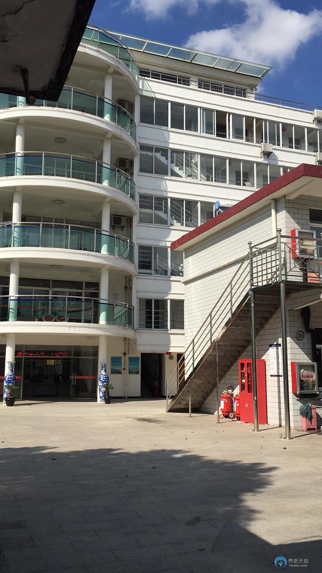 上海崇明嘉龍養(yǎng)老院 上海崇明嘉龍養(yǎng)老院