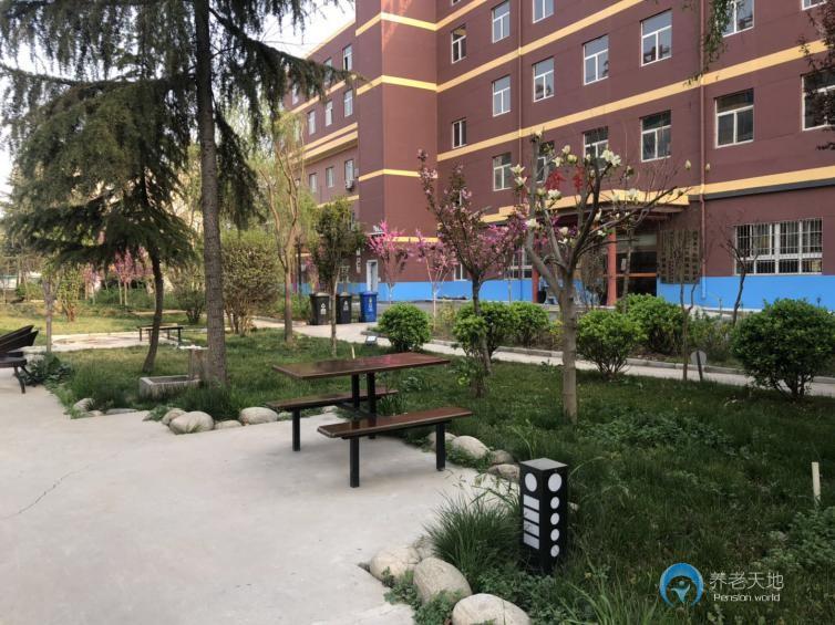 西安市灃東新城老年服務(wù)中心