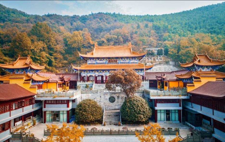 悅?cè)A東廬山頤養(yǎng)中心