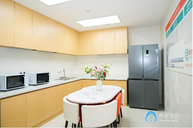 陽光愛護(hù)佳醫(yī)療護(hù)理中心