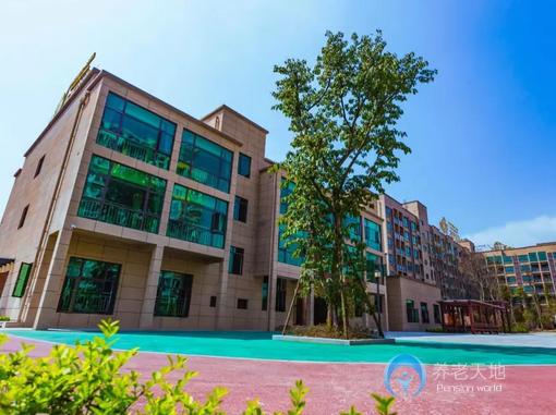 1588300883325009599.jpg 1588300883325009599.jpg