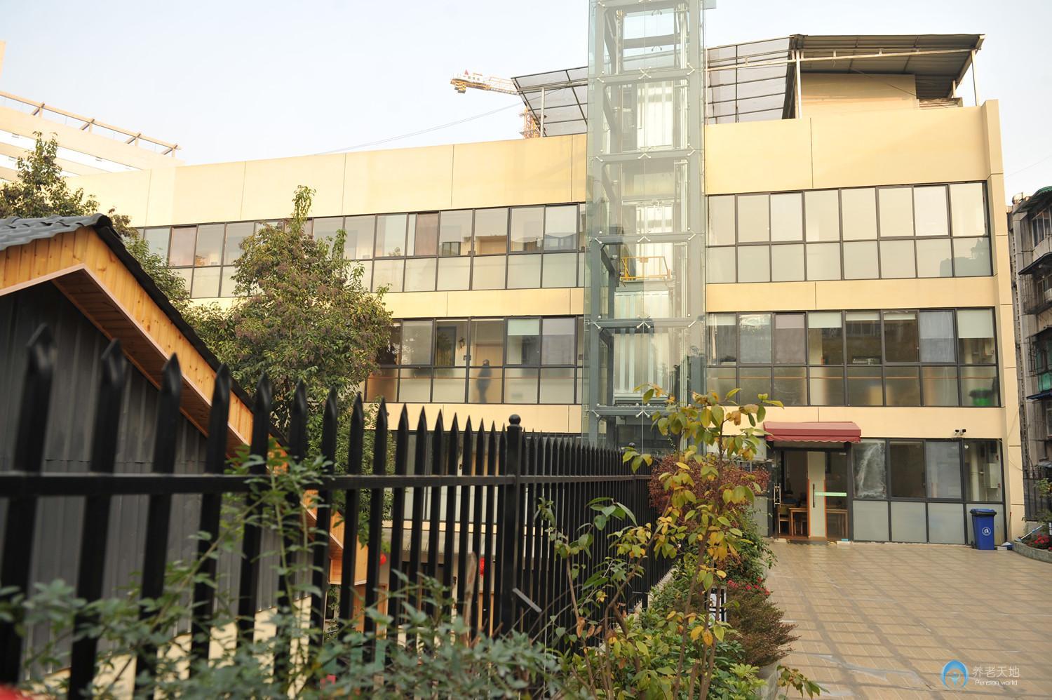 1715997174757070525.jpg 1715997174757070525.jpg